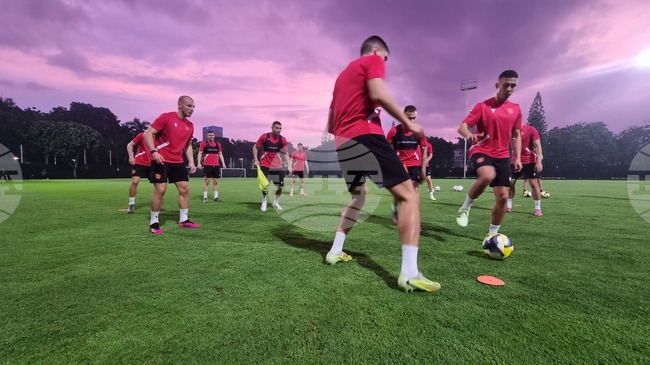 България направи първа тренировка на терен в Индонезия преди началото на турнира „FIFA Series 2026“, Мартин Минчев с контузия