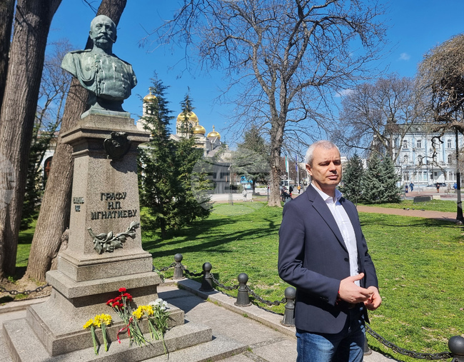 Vazrazhdane Leader: Fuel Prices Will Drop by 40% If Sanctions Against Russia Are Lifted