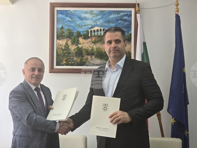 Кметът Атанас Стоянов и изпълнителният директор на Българския спортен тотализатор Любомир Петков подписаха меморандум за сътрудничество