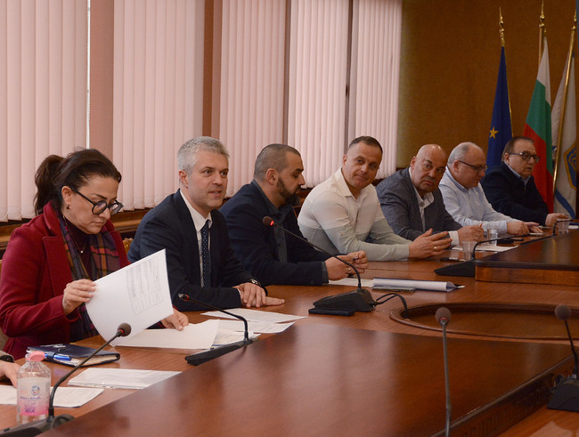 Община Варна: Кметът Благомир Коцев обсъди с представителите на туристическия бранш и на държавните институции предстоящия летен сезон