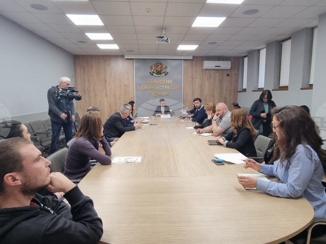 РИК – Перник ограничава промените в съставите на СИК до изключителни случаи, съобщиха на работна среща във връзка с подготовката за изборите