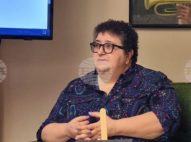 Фантастиката днес се вълнува не от бъдещето, а как светът се отразява върху човека, смята писателката Елена Павлова