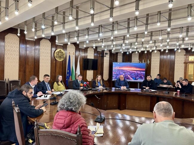 Община Русе: Кметът Пенчо Милков и екипът му представиха пред медии актуална информация за инфраструктурни, социални и културни проекти