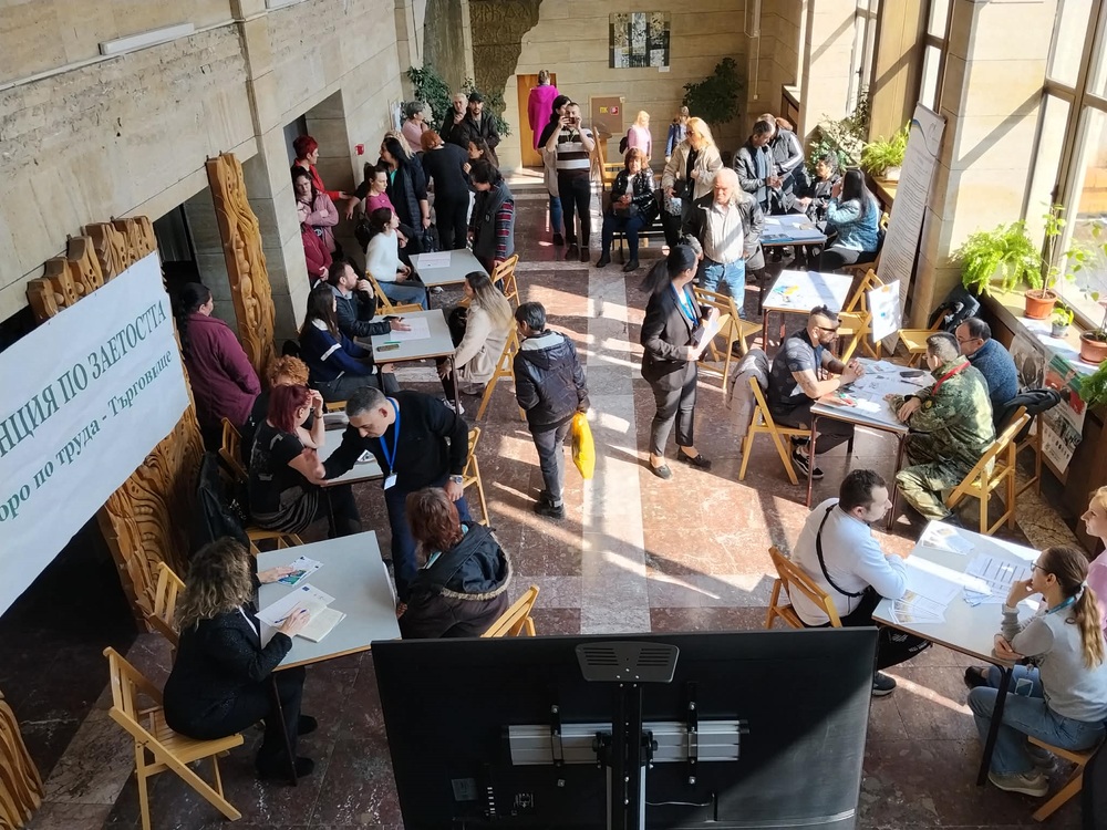 Над 20 трудови борси ще има в страната през април