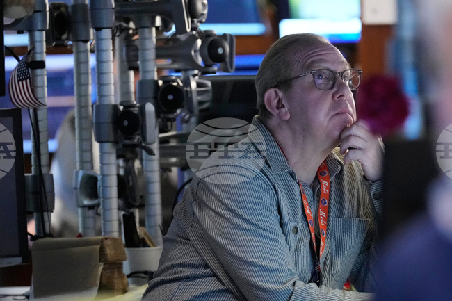 Спад беляза ранната търговия на Уолстрийт 