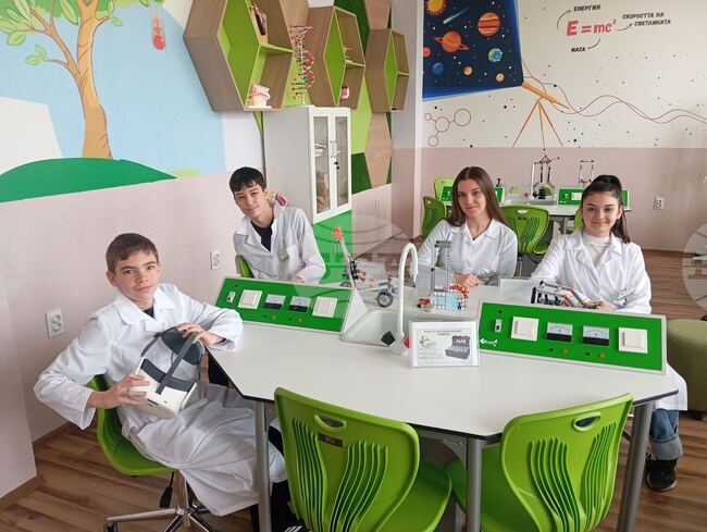 Монтана - Шесто средно училище „Отец Паисий“ - нов STEM център