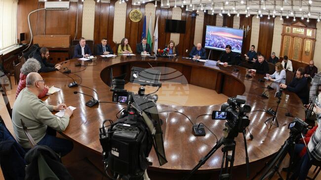 Кметът на Русе и неговият екип отчетоха напредъка по ремонта на Доходното здание и други инфраструктурни проекти