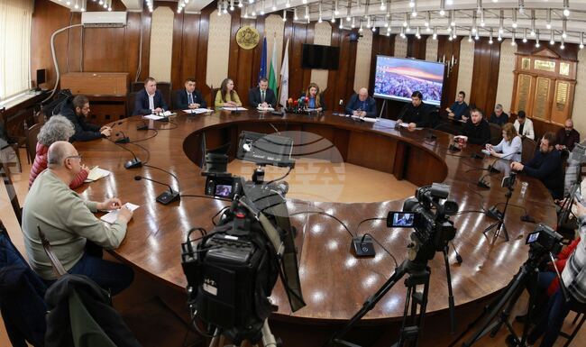 Кметът на Русе и неговият екип отчетоха напредъка по ремонта на Доходното здание и други инфраструктурни проекти