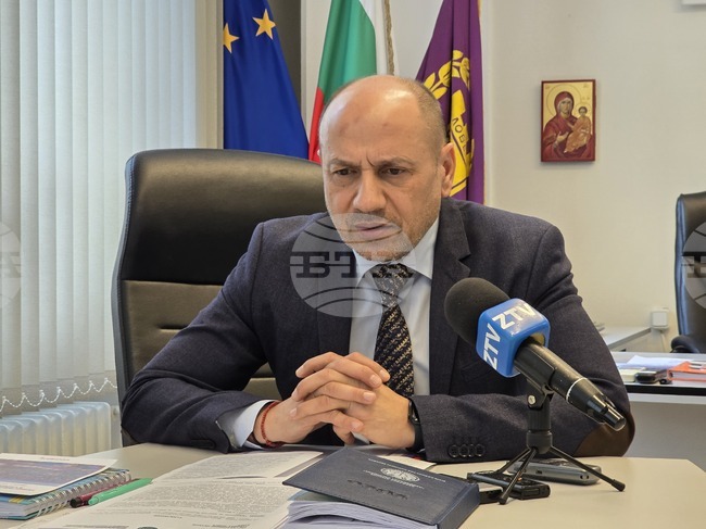 До два месеца в сградата на Община Ловеч ще бъде осигурен достъп за хора с увреждания, съобщи кметът 