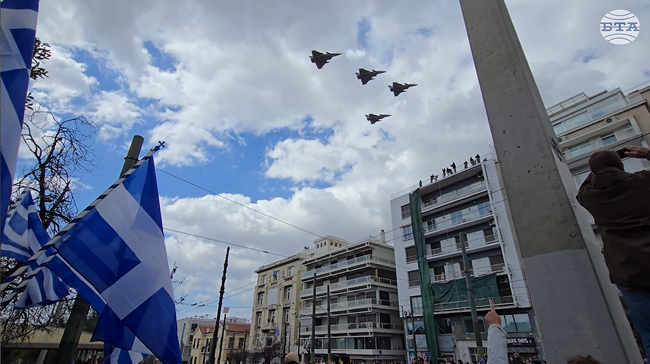 С военен парад в Атина Гърция отбеляза Деня на независимостта