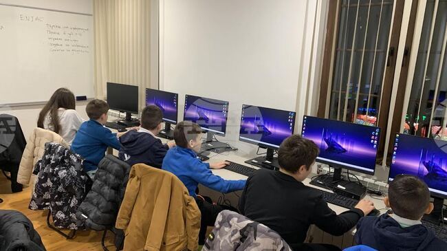 Пилотен курс по програмиране за гимназисти организира Центърът за подкрепа за личностно развитие - Стара Загора