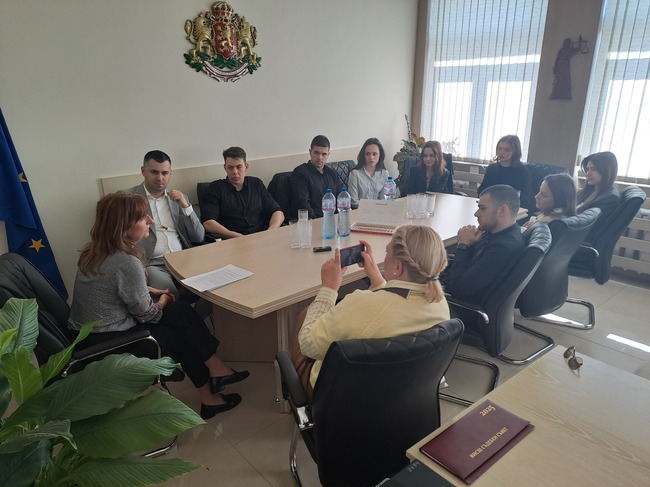 „В разговор с времето“: Апелативен съд – Варна инициира поредица от срещи за откровен разговор между съдии и студенти от Варненския свободен университет 