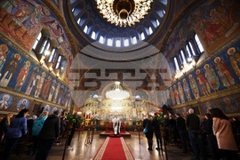 Храм "Света Неделя" - Плащаница - Разпети петък