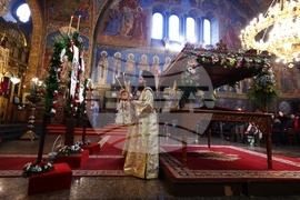 Храм "Света Неделя" - Плащаница - Разпети петък