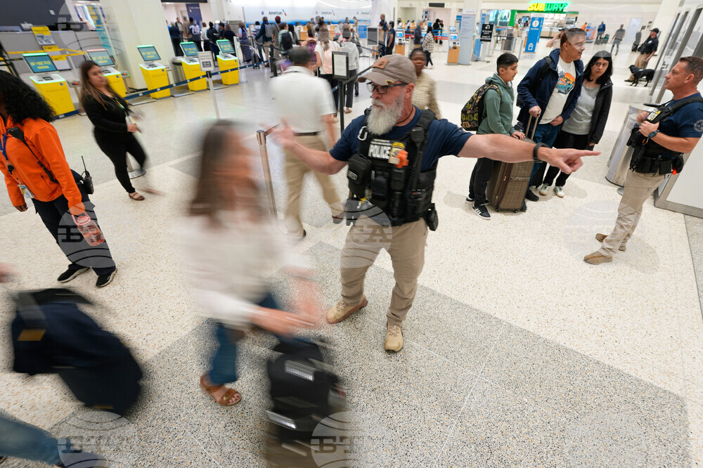 APTOPIX Travel Delays Houston