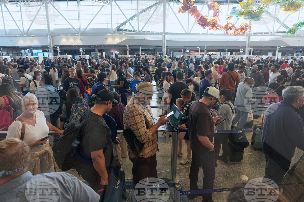 APTOPIX Travel Delays