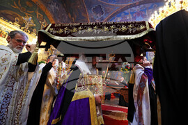 Храм "Света Неделя" - Плащаница - Разпети петък