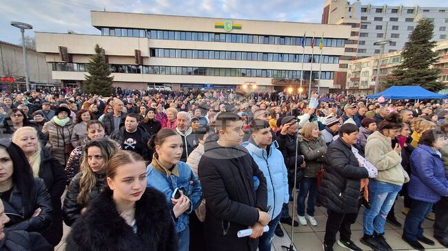 Study Highlights Contrasting Funding Models in Bulgaria's April Election Campaign