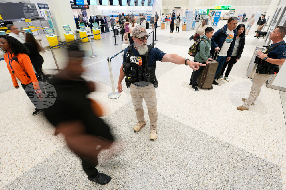 APTOPIX Travel Delays Houston