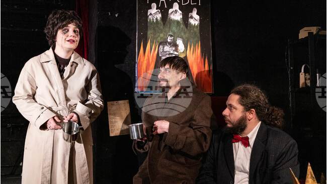 Премиера в „Театър 199“: Сценичният работник Богдан минава през 7 постановки на „Макбет“, в 7 театъра, през 7 различни времена