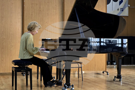 Пловдив - НУМТИ „Добрин Петков“ - концерт на преподавателите