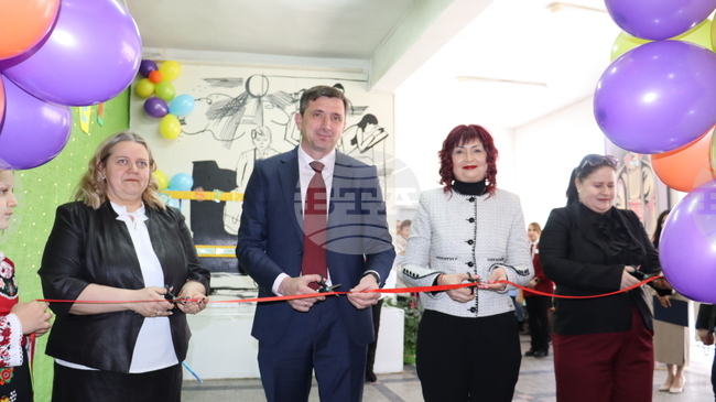 Нов STEM център отвори врати в Средно училище „Васил Левски“ в Опака
