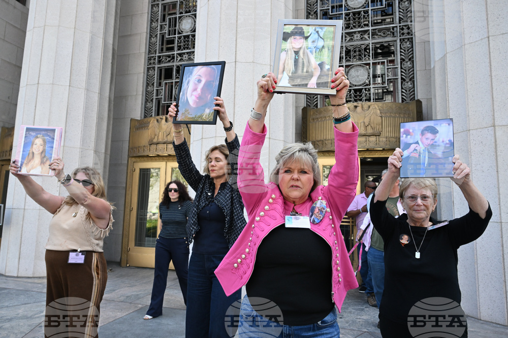 APTOPIX Social Media Kids Trial