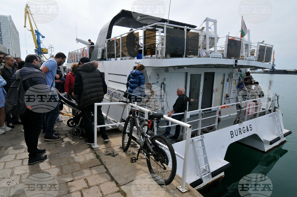 През уикенда ще се извършват туристически разходки по море до остров Света Анастасия