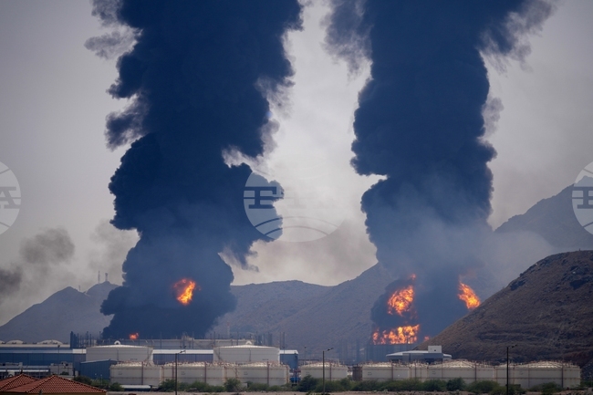 Петима души бяха ранени в пожари в ОАЕ, причинени от ирански удари