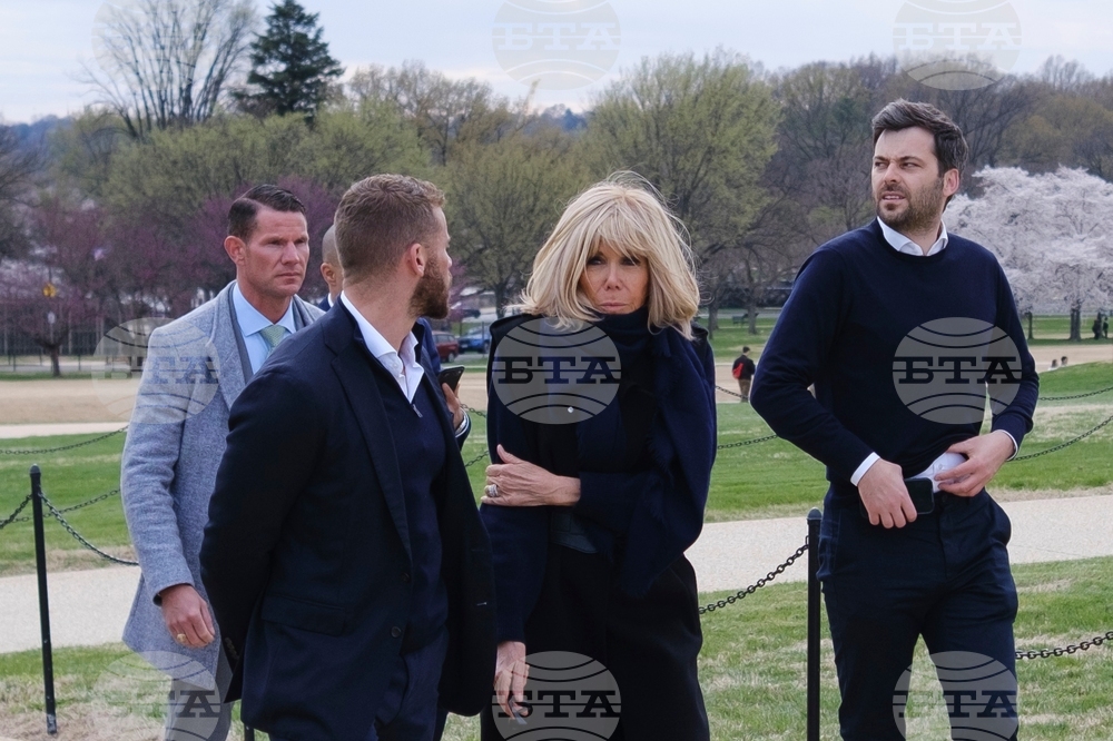 Washington Cherry Blossom Macron