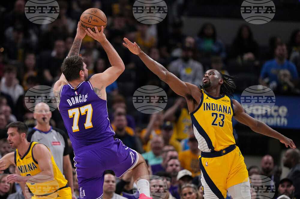 Lakers Pacers Basketball