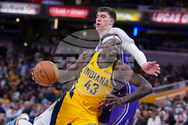 Lakers Pacers Basketball