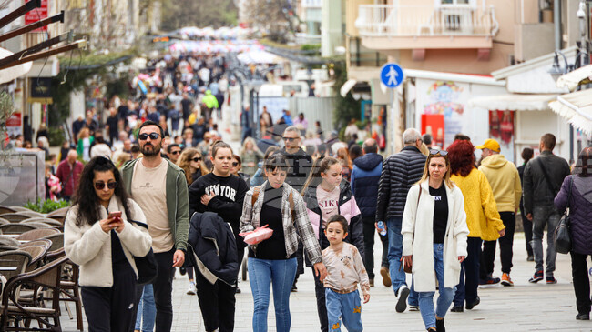 Gallup Predicts Vote Redistribution, with 51% of Bulgarians Ready to Go to the Polls on April 19