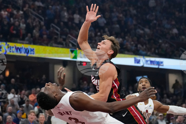 APTOPIX Heat Cavaliers Basketball