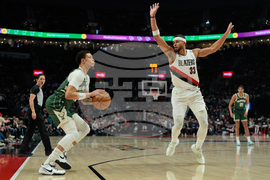 Bucks Trail Blazers Basketball