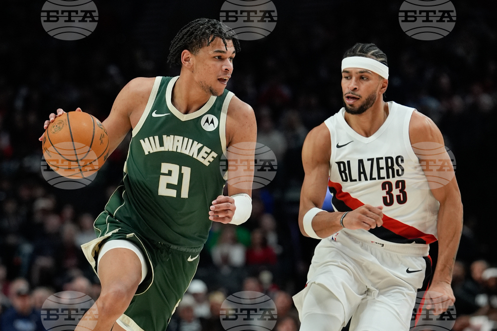 Bucks Trail Blazers Basketball