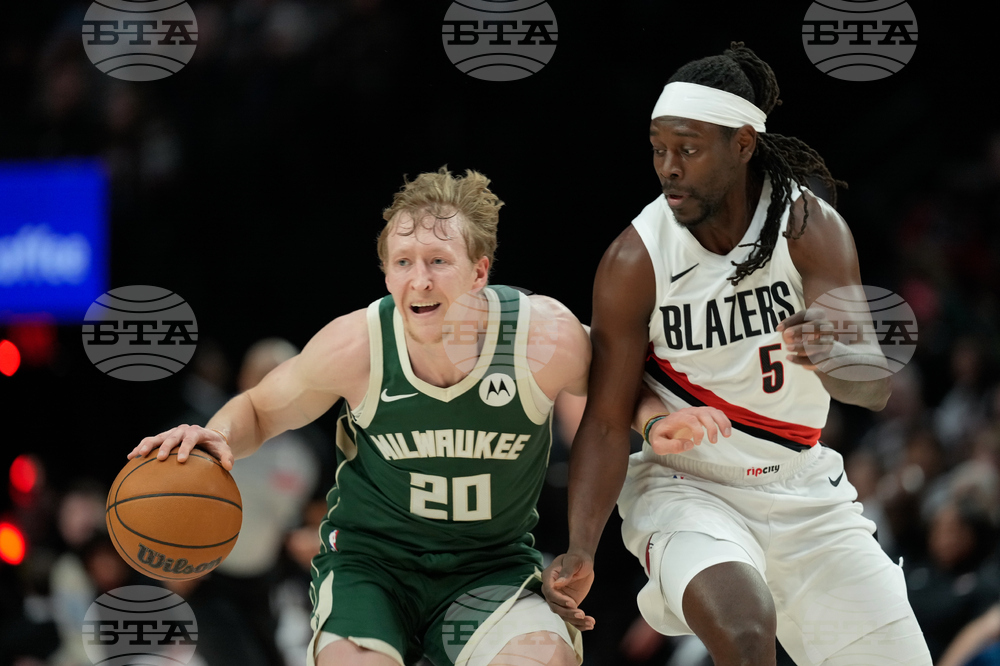 Bucks Trail Blazers Basketball