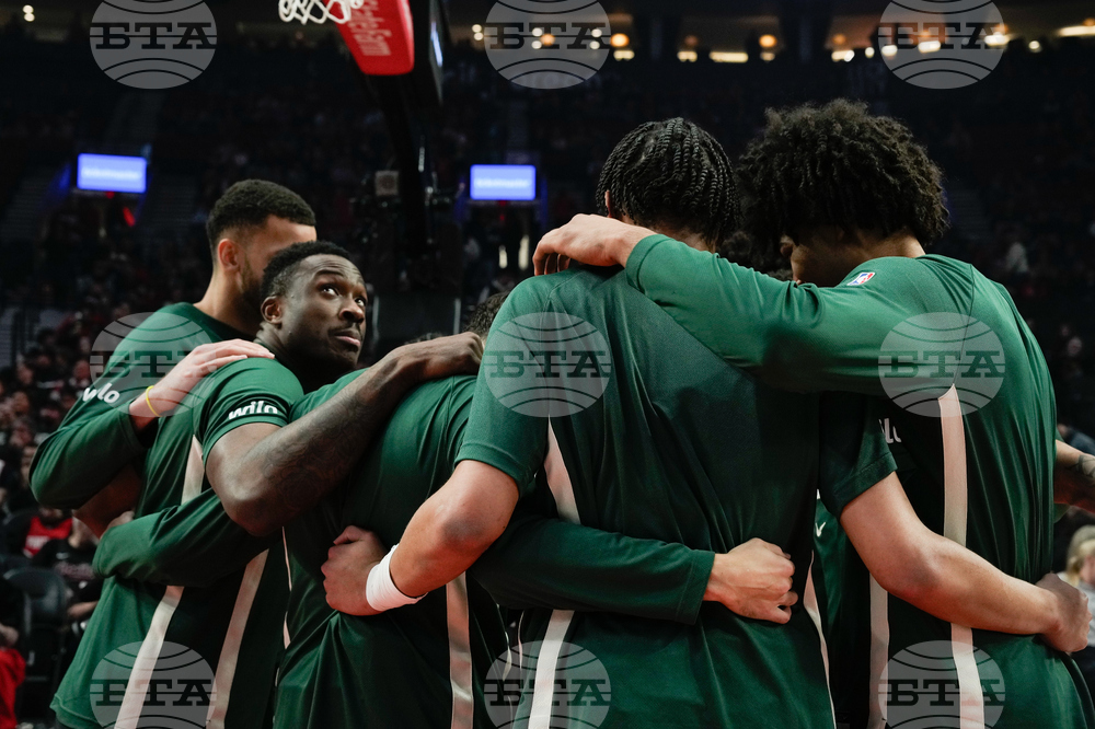 Bucks Trail Blazers Basketball