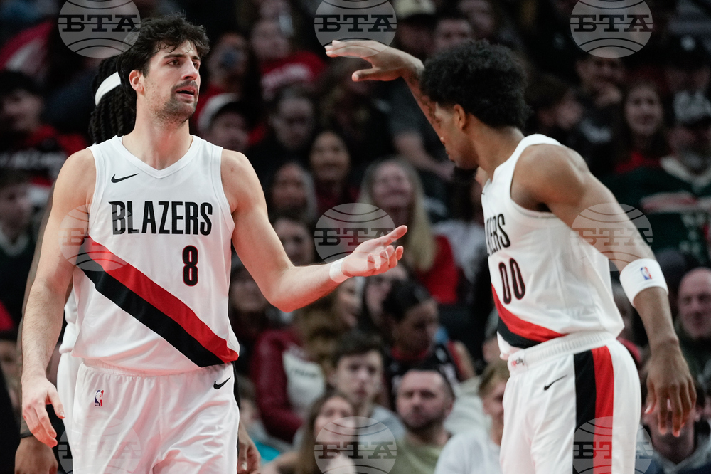 Bucks Trail Blazers Basketball