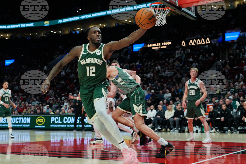 Bucks Trail Blazers Basketball