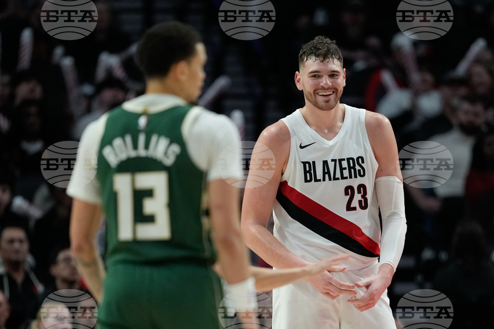 Bucks Trail Blazers Basketball
