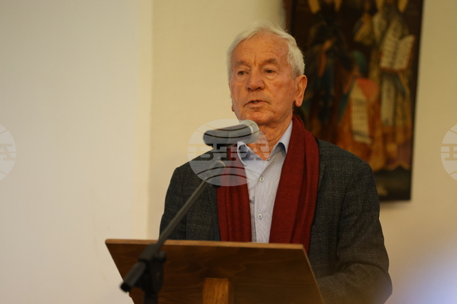 Всебългарският светец Йоан Рилски и епиграфските паметници от 10-и век разгледа в доклад проф. Казимир Попконстантинов