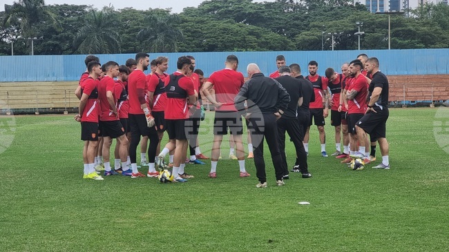 Националният отбор тренира в пълен състав, Мартин Минчев се подготвя наравно с основната група