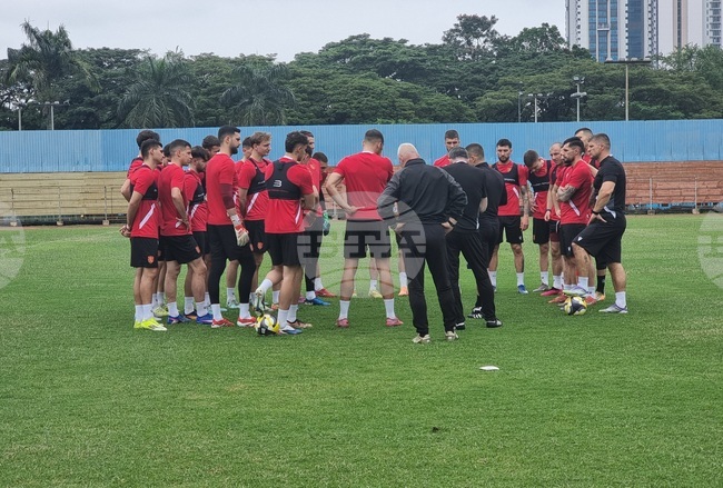 Националният отбор тренира в пълен състав, Мартин Минчев се подготвя наравно с основната група