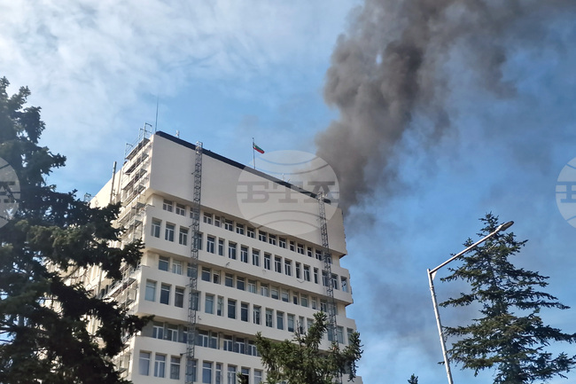 Разград - пожар - покрив - Община