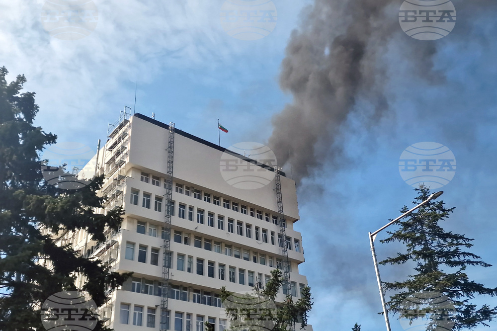 Разград - пожар - покрив - Община