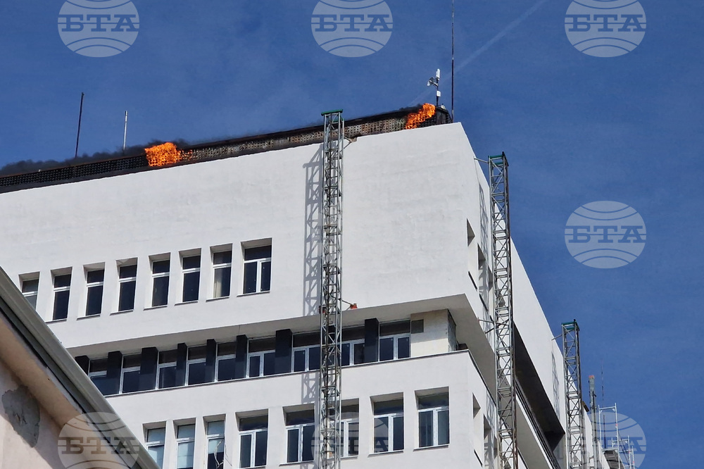 Разград - пожар - покрив - Община