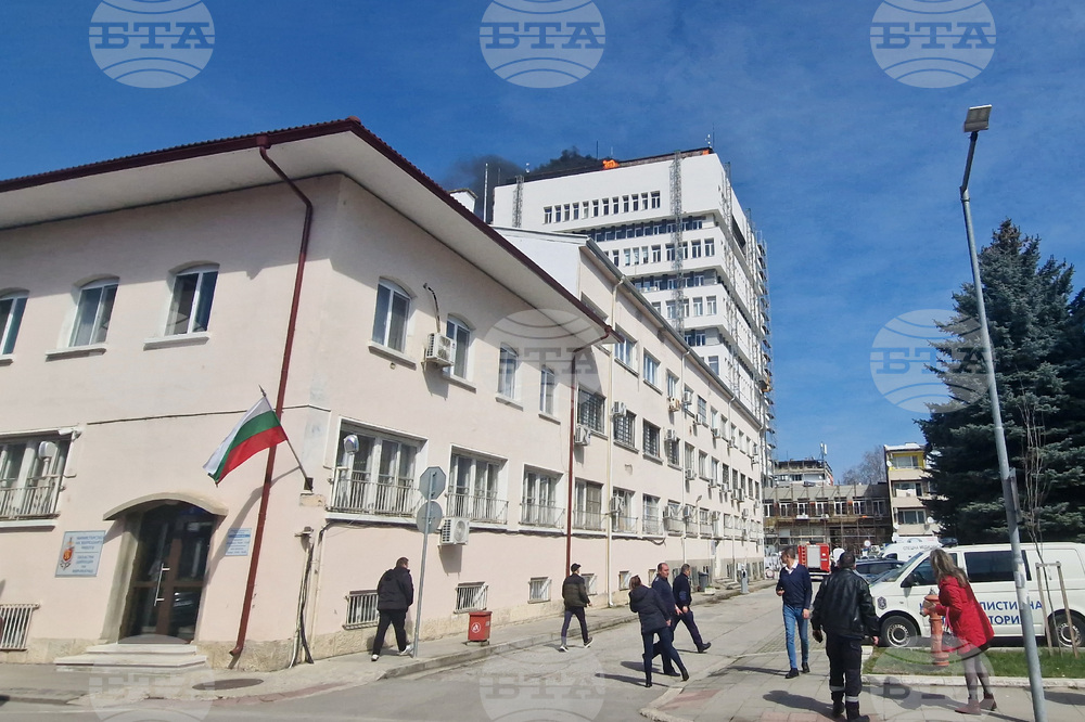 Разград - пожар - покрив - Община