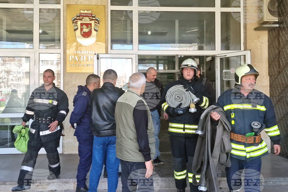 Разград - пожар - покрив - Община