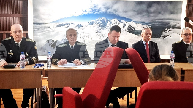 Най-притеснителна за България е войната в Украйна, а не в Персийския залив, каза контраадмирал Кирил Михайлов